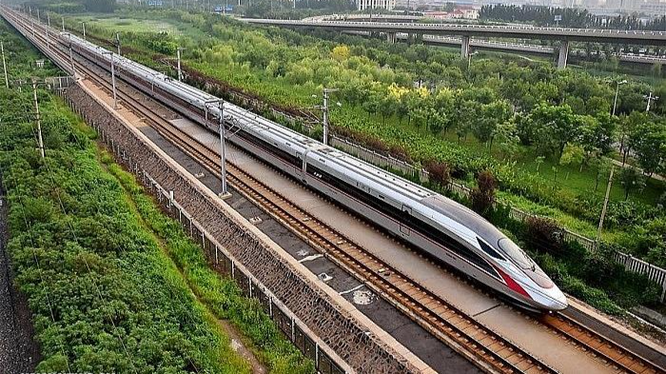 Dự án đường sắt tốc độ cao Bắc - Nam dài 1.545km, tốc độ khai thác tối đa khoảng 320km/h. Ảnh: Internet.