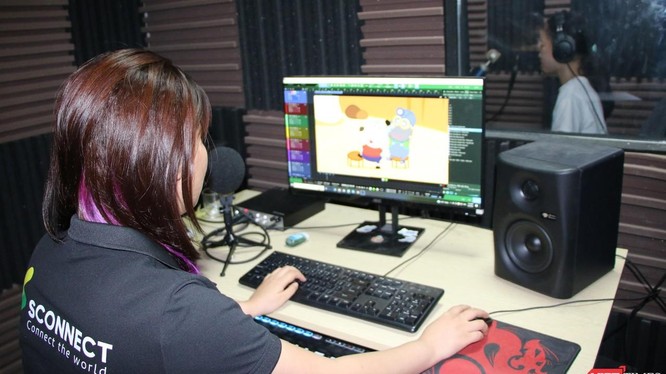 Hoạt động thu âm cho các tập phim Wolfoo được thực hiện tại studio của Sconnect.