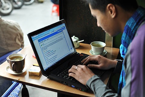 Người Việt 'nướng' thời gian vào internet thế nào