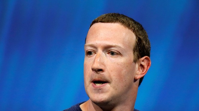 Cổ phiếu Facebook bất ngờ rớt giá hơn 20% sau khi công ty báo cáo doanh thu và tăng trưởng người dùng sụt giảm. (Ảnh: Business Insider)