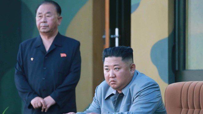 Chủ tịch Triều Tiên Kim Jong-un trong bức ảnh mà KCNA công bố hồi tuần trước (Ảnh: AFP)