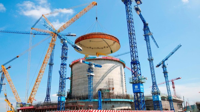 Trung Quốc đang đẩy mạnh phát triển điện hạt nhân, trong bối cảnh còn nhiều quan ngại về sự an toàn của mô hình này (Ảnh: CNN)