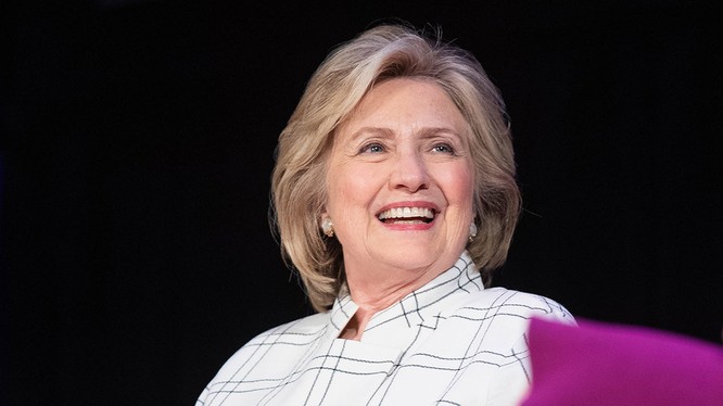 Bà Hillary Clinton nhiều lần ám chỉ về khả năng tham gia tranh cử (Ảnh: Politico)