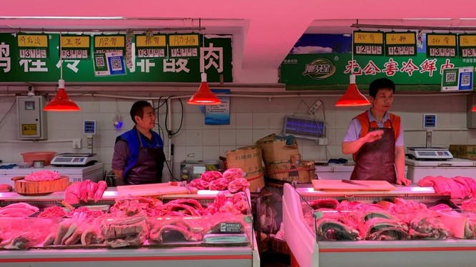 Trung Quốc đang thiếu hụt trầm trọng nguồn cung thịt lợn ngay trong lúc nhu cầu đang tăng mạnh (Ảnh: Reuters)