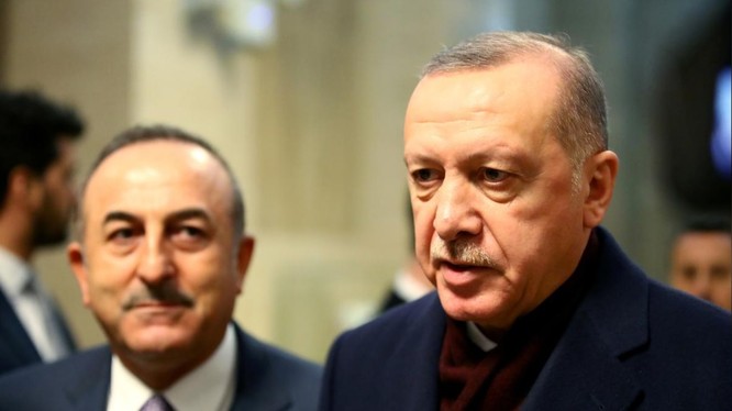 Tổng thống Thổ Nhĩ Kỳ Erdogan (phải) muốn đẩy nhanh quá trình triển khai quân tới Libya (Ảnh: Reuters)
