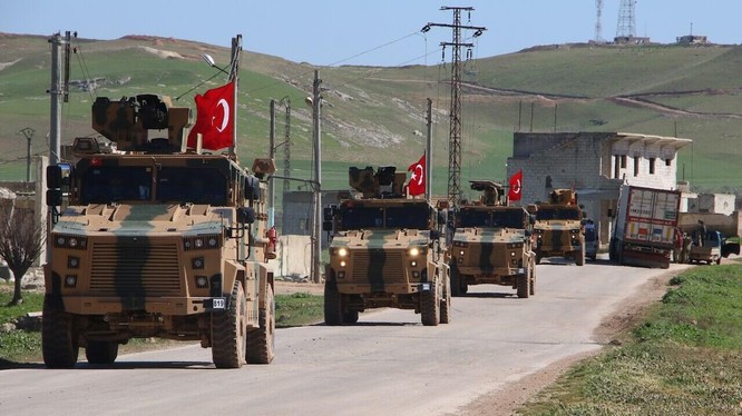 Đoàn xe quân sự của Thổ Nhĩ Kỳ trên lãnh thổ Syria (Ảnh: Hurriyet)