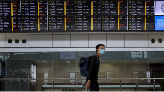 Giới chuyên gia cho rằng nhiều du khách đến hoặc trở lại Hong Kong không khai báo trung thực về tình trạng sức khỏe (Ảnh: SCMP)