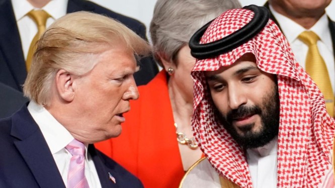 Tổng thống Mỹ Donald Trump và Hoàng thái tử Arab Saudi Mohammed bin Salman tại Hội nghị thượng đỉnh G20 tổ chức tại Osaka, Nhật Bản ngày 28/6/2019 (Ảnh: Reuters)