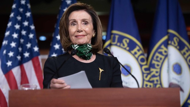 Chủ tịch Hạ viện Nancy Pelosi nói rằng bà rất tự hào khi dự luật cứu trợ mới được thông qua tại Hạ viện (Ảnh: AFP)