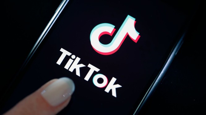 Giới chức Mỹ cho rằng TikTok là một công cụ do thám của Trung Quốc (Ảnh: Sky News)