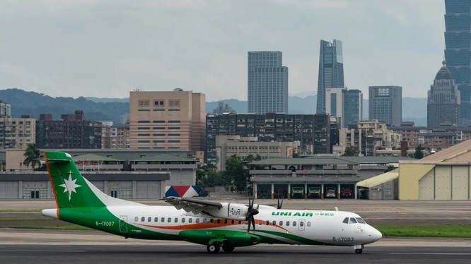 Một chuyến bay của hãng UNI Air hồi tuần trước đã bị khước từ cho đi vào không phận Hong Kong (Ảnh: Shutterstock)
