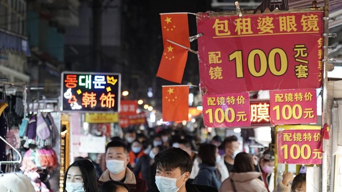 Nền kinh tế Trung Quốc đang phục hồi nhanh chóng sau đại dịch (Ảnh: Newsweek)