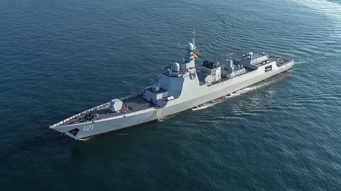 Chiến hạm Trung Quốc diễn tập ở biển Hoa Đông hồi tháng 12/2020. Ảnh: 81.cn.