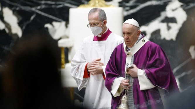 Giáo hoàng Francis (phải) bắt đầu chuyến thăm Iraq vào ngày 5/3 (Ảnh: NYTimes)