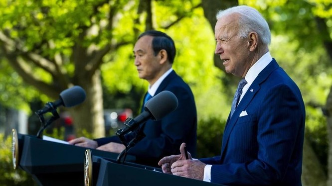 Tổng thống Mỹ Joe Biden và Thủ tướng Nhật Yoshihide Suga trong cuộc họp báo chung tại Nhà Trắng hôm 16/4 (Ảnh: EPA)