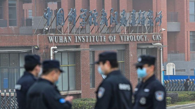 Viện virus học Vũ Hán là tâm điểm của giả thuyết virus rò rỉ từ phòng thí nghiệm (Ảnh: Bloomberg)