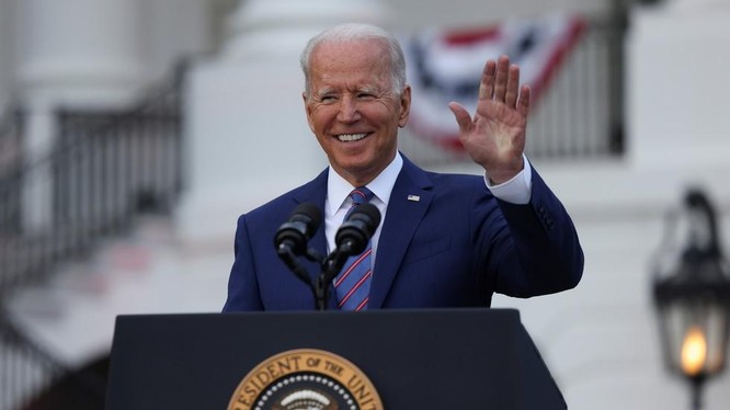 Tổng thống Mỹ Joe Biden trong bài phát biểu ngày 4/7 tại Nhà Trắng (Ảnh: Reuters)