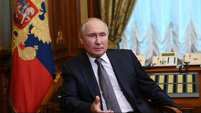 Tổng thống Putin đã trả lời nhiều câu hỏi liên quan tới bài báo mà ông đăng tải mới đây (Ảnh: Sputnik)
