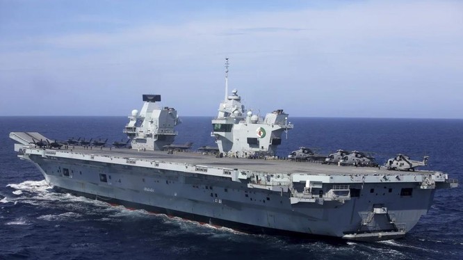 Tàu sân bay HMS Queen Elizabeth của Anh sẽ tới Nhật Bản vào tháng 9 tới để tập trận chung (Ảnh: AP)
