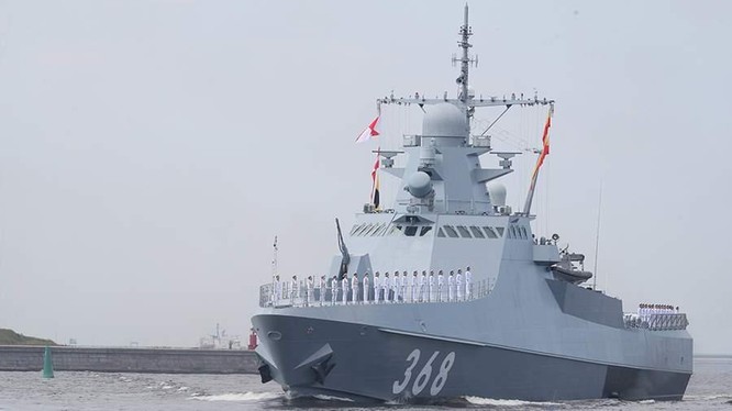 Căn cứ Hải quân Sevastopol của Nga chuẩn bị đón nhận tàu tuần tra Viktor Veliky (Ảnh: Iz.ru)