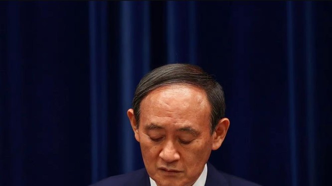 Thủ tướng Nhật Yoshihide Suga tuyên bố sẽ từ chức (Ảnh: Reuters)