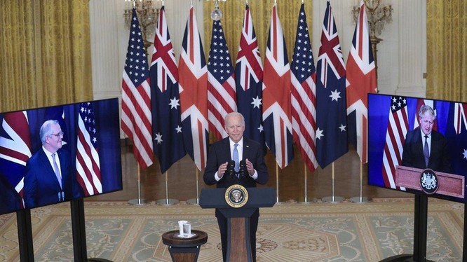 Lãnh đạo Mỹ, Anh, Australia tổ chức họp báo chung tuyên bố về liên minh mới "Aukus" hôm 15/9 (Ảnh: EPA)