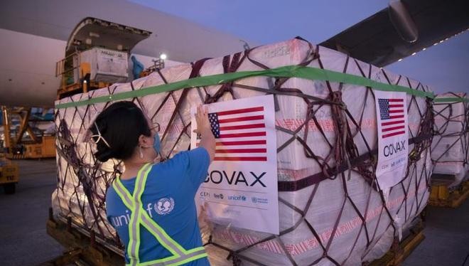 Lô vaccine do Mỹ hỗ trợ Việt Nam thông qua cơ chế Covax ở sân bay Nội Bài, Hà Nội ngày 10/7 (Ảnh minh họa: UNICEF Việt Nam).
