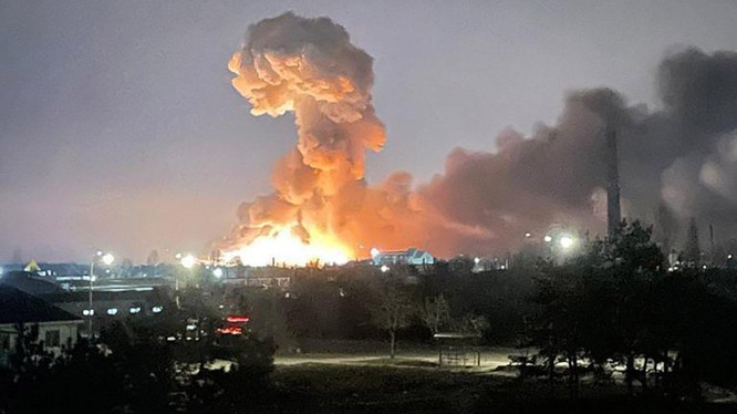 Thủ đô Kiev vang lên nhiều tiếng nổ lớn (Ảnh: CNN)