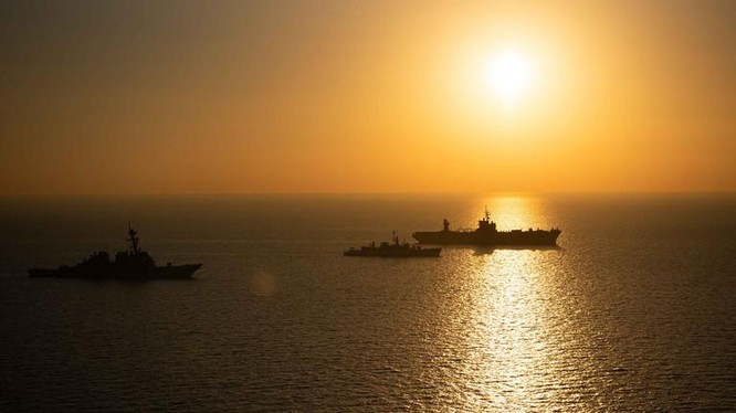 Tàu USS Mount Uwhutney và USS Porter của Mỹ, và tàu Gordi của Bulgaria trên Biển Đen ngày 4/11/2021 (Ảnh: Hải quân Mỹ)