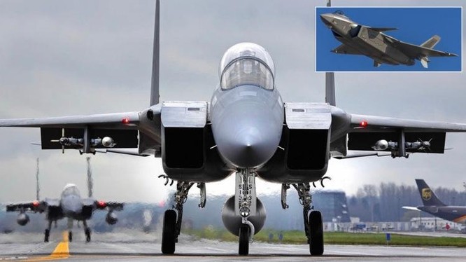 F-15C của Mỹ và J-20 của Trung Quốc (Ảnh: Military Watch)