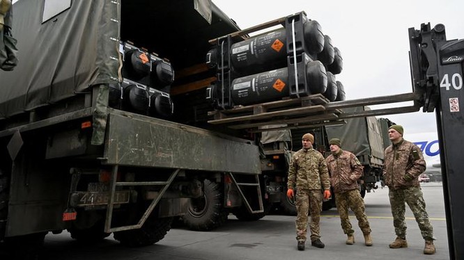 Mỹ đang cạn tiền viện trợ quân sự cho Ukraine (Ảnh: AFP)