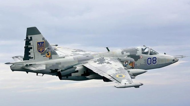 Một máy bay ném bom chiến đấu Su-25 của Ukraine (Ảnh: Wikipedia).