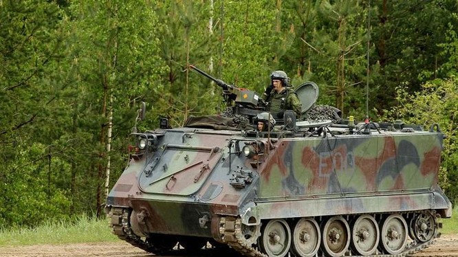 Xe bọc thép chở quân M113 của quân đội Lithuania (Ảnh: Twitter Baltic Security).