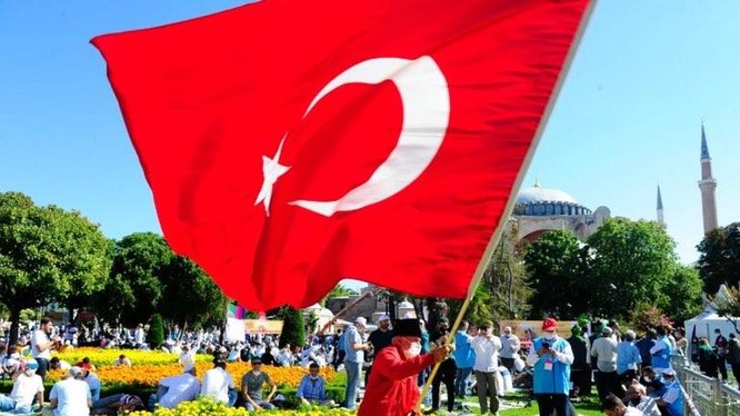 Vì sao Thổ Nhĩ Kỳ bất ngờ đổi tên nước?