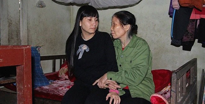 Gặp lại mẹ sau 17 năm bị lừa bán sang Trung Quốc.