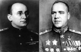 Trùm KGB Beria (trái) và Nguyên soái Zhukov (Ảnh Tư liệu)
