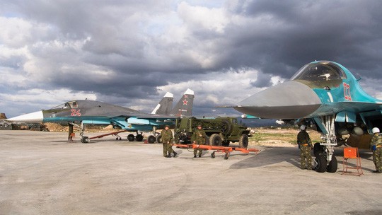 Các chiến đấu cơ của Nga đóng tại căn cứ Hemeimeem có thể vươn tới bất cứ vị trí nào ở Syria trong vòng nửa giờ. Ảnh: AP