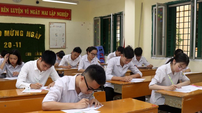 Các thí sinh dự thi tại điểm thi Trường THPT số 1 thành phố Lào Cai