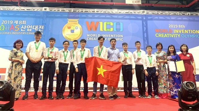 Đoàn Việt Nam dự thi Olympic Phát minh và Sáng chế thế giới (WICO) 2019 - Ảnh: Cổng thông tin điện tử Ngành GD&ĐT Hà Nội. 
