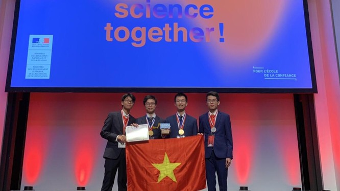 Đội tuyển quốc gia Việt Nam tại Olympic Hóa học quốc tế năm 2019.