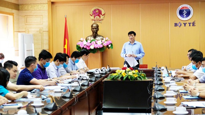 Quyền Bộ trưởng Bộ Y tế Nguyễn Thanh Long (Ảnh: Thu nguyệt) 