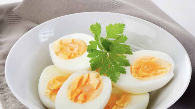 Lòng đỏ trứng rất có lợi cho sức khoẻ (Ảnh: Boldsky) 