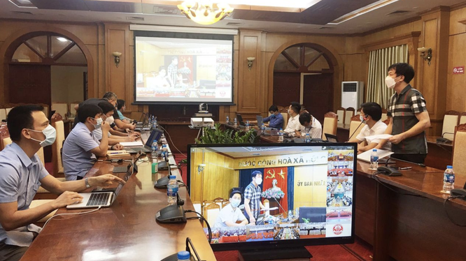 UBND tỉnh Bắc Giang cùng Sở Y tế tỉnh đã phối hợp với Viện Vệ sinh Dịch tễ Trung ương hướng dẫn trực tuyến việc số hoá dữ liệu xét nghiệm (Ảnh - Hoàng Dương) 