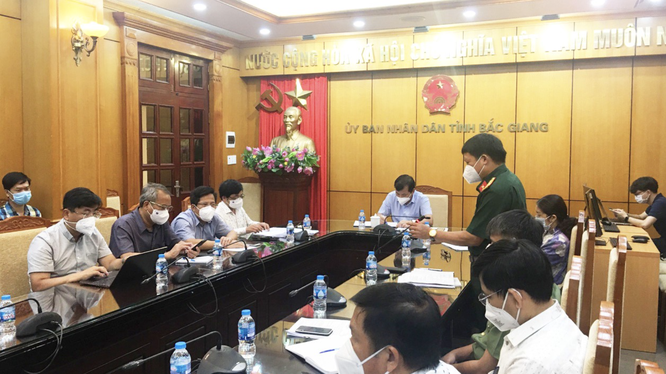 UBND tỉnh Bắc Giang họp với Bộ phận thường trực đặc biệt Bộ Y tế (Ảnh - Hoàng Dương) 