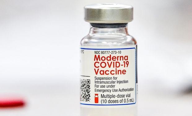 Vaccine phòng COVID-19 của Moderna (Ảnh - WSJ) 