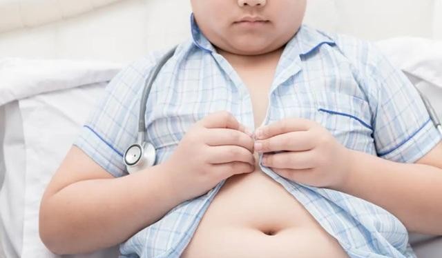 Ngày càng nhiều trẻ bị béo phì vì chế độ dinh dưỡng không hợp lý (Ảnh minh hoạ) 