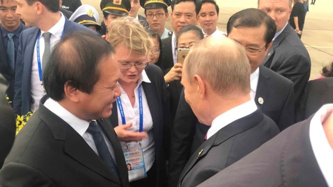 Bộ trưởng Trương Minh Tuấn tiễn Tổng thống Nga Putin cùng đoàn rời sân bay Đà Nẵng về nước