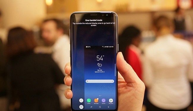 Samsung Galaxy S8 với chế độ một tay