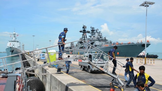 Tàu chiến các nước lần lượt cập cảng Changi để tiếp tục các nội dung diễn tập