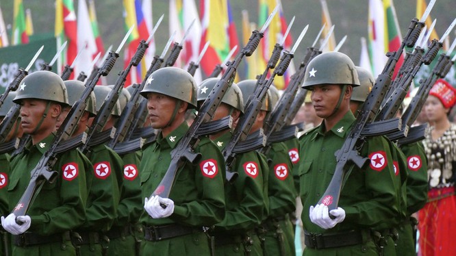 Quân đội Myanmar.